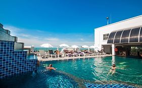 โรงแรมฟลิปเปอร์ เฮ้าส์ (SHA Plus+)